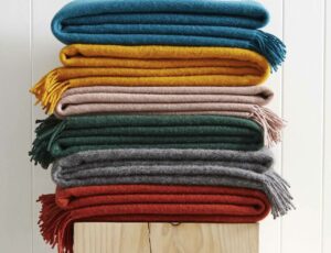 Nevis Throw Rug - Rose